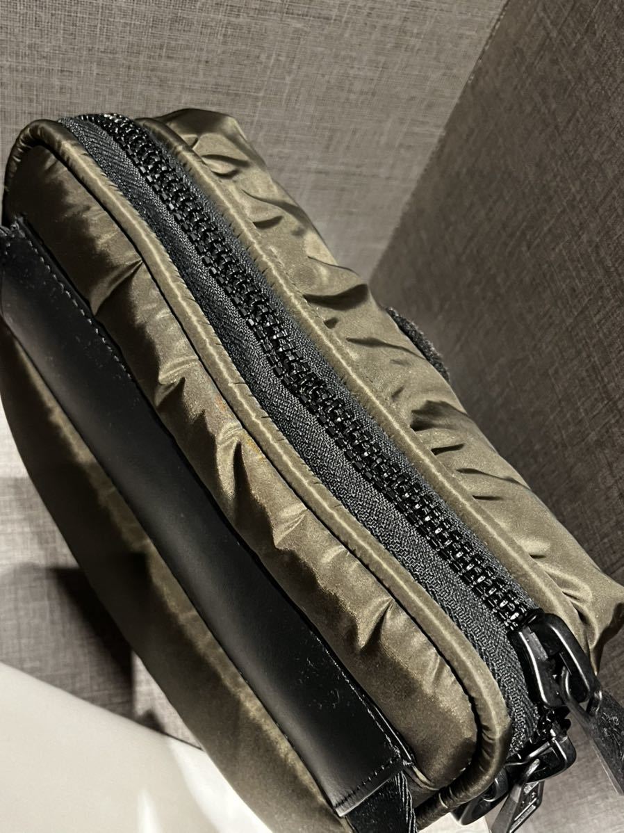 新品未使用品 MONCLER モンクレール21~22aw ジャパンタグ付 LEGERE クロスボディバッグ ウエストポーチ カーキ ユニセックス 参考13万_画像5