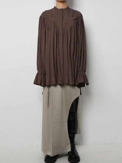 IRENE アイレネ　Wrinkle Textile Blouseブルー　36 ¥42,900 221224_色違い