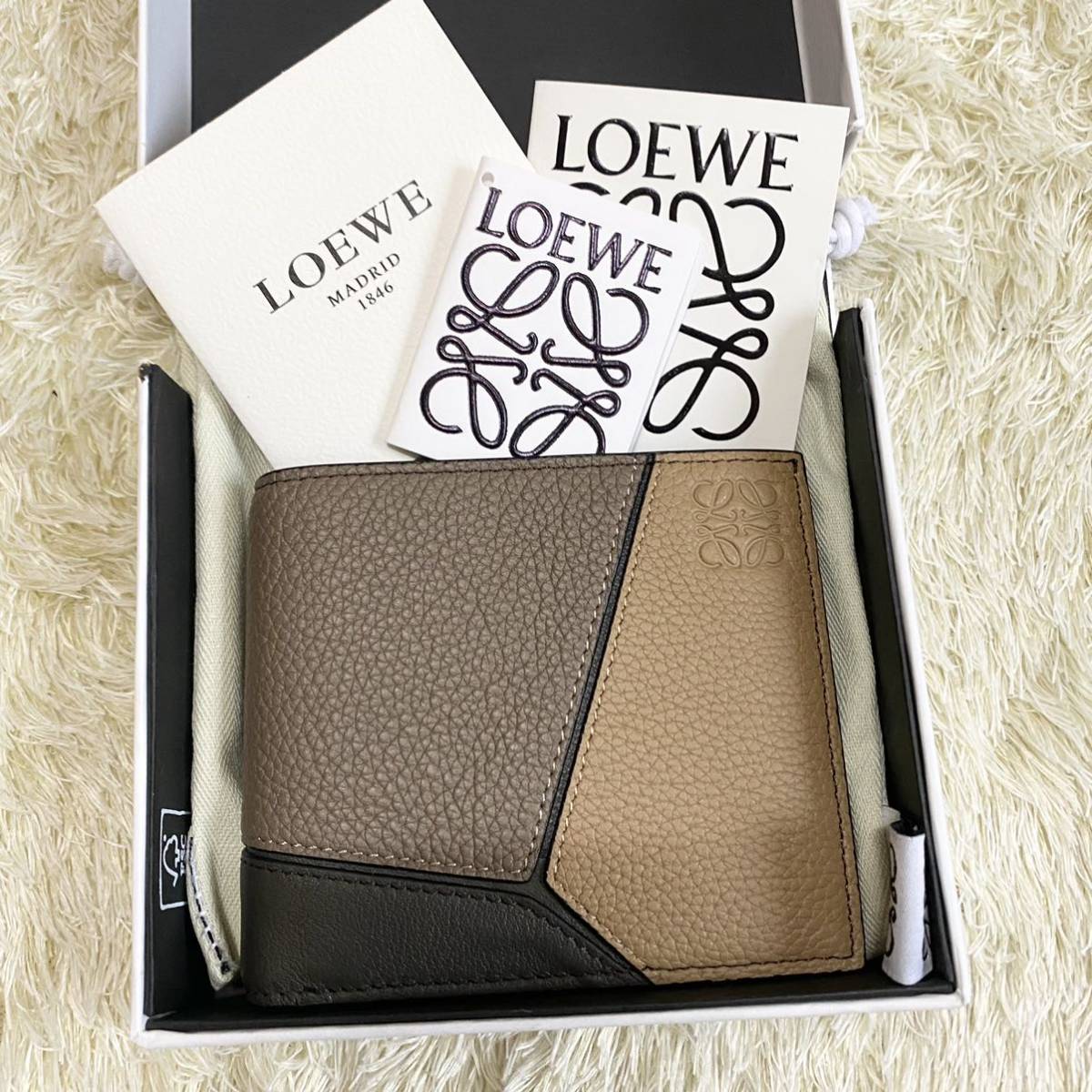 まとめ買い特価 未使用保管 美品 LOEWE ロエベ アナグラム 二つ折り