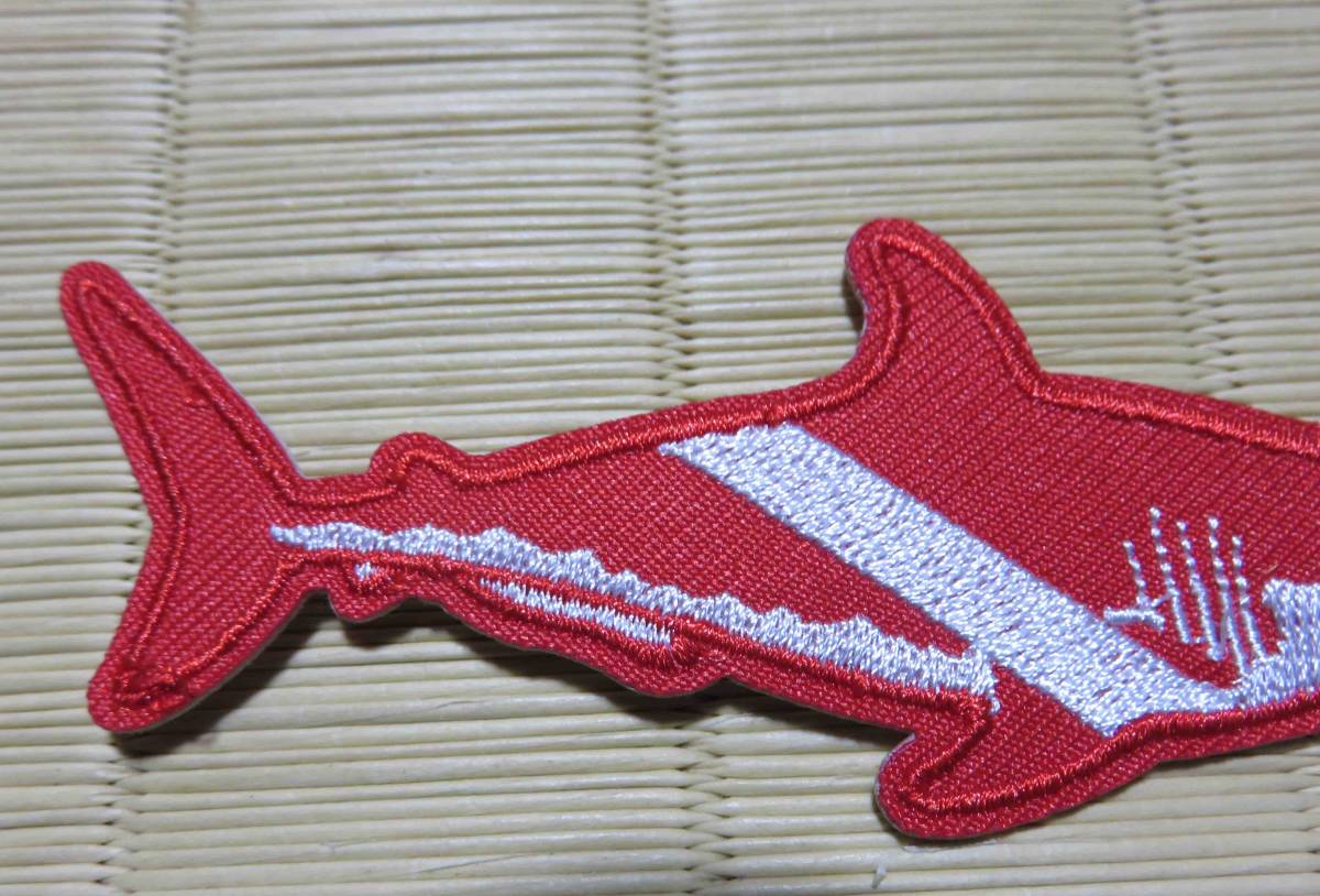 小型■赤白鮫◆新品　シャーク　ジョーズ　SHARK　サメ　さめ 刺繍ワッペン■洋服・衣類・衣服DIY◎サバゲー　ミリタリー　ファッション_画像3