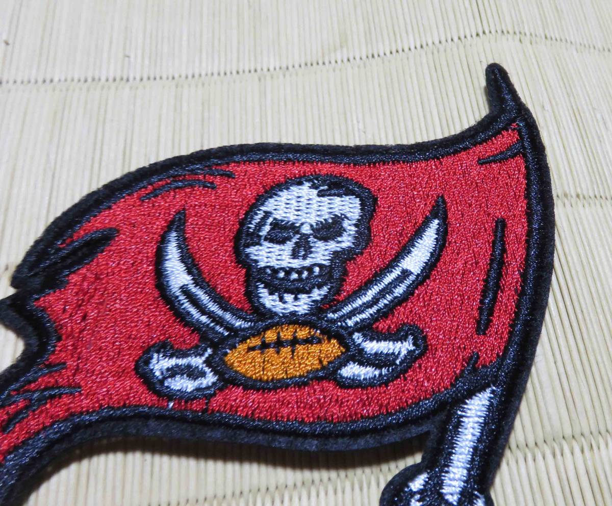 海賊TB赤旗US髑髏◆新品NFLタンパベイ・バッカニアーズTampa Bay Buccaneers 刺繍ワッペン◆アメリカ ◎アメフト アメリカンフットボール