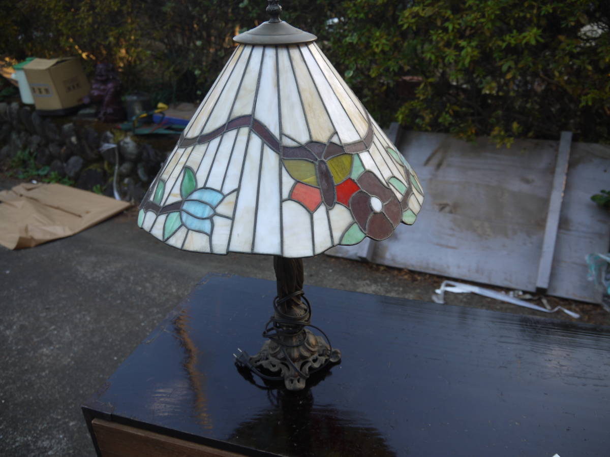 【HD21229】アンティーク ステンドグラスランプ　テーブルランプ　卓上ランプ　ブロンズスタンドライト　レトロ　高さ53㎝　傘径39㎝