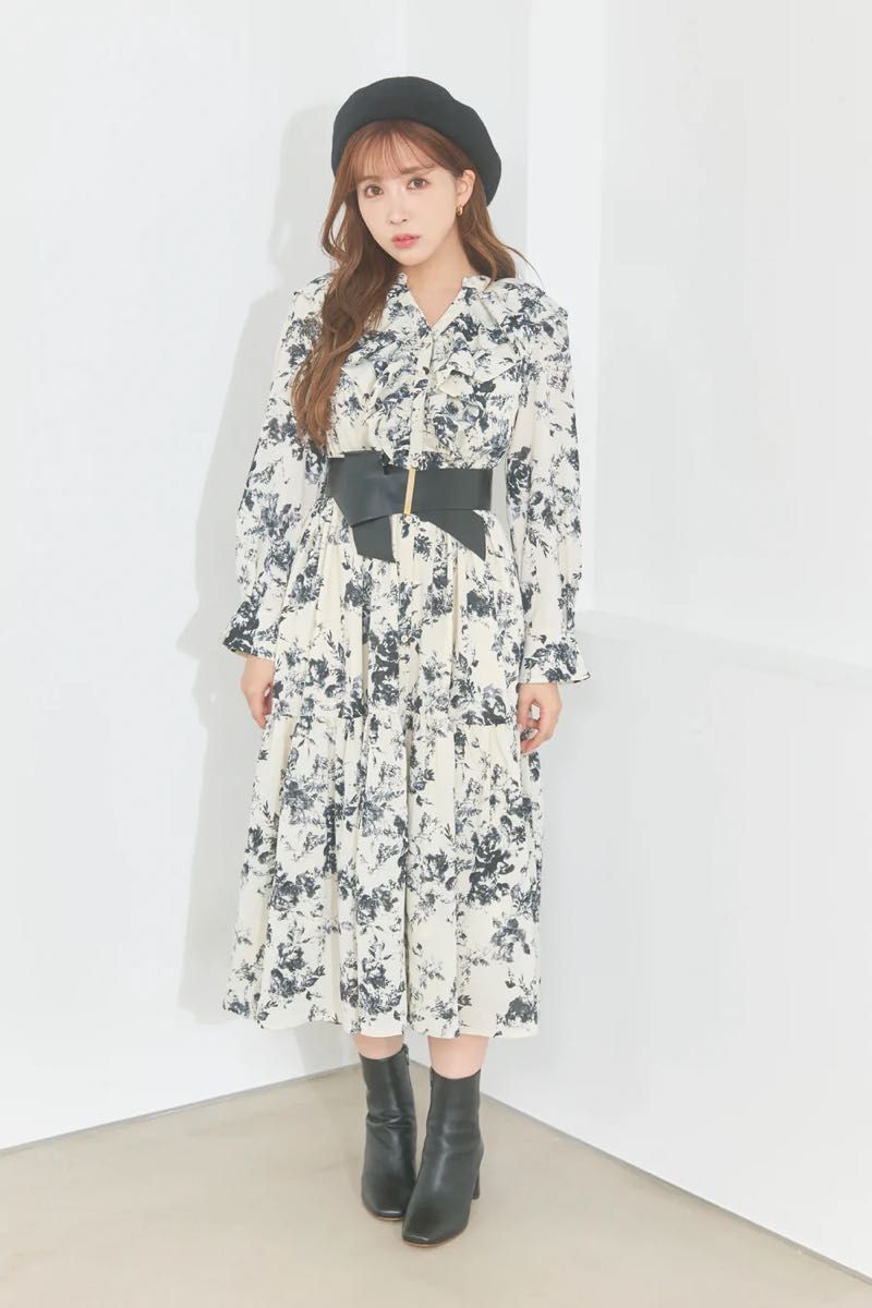 三上悠亜 MISTREASS ミストレアス Flower Pattern Belt Set Frill Dress ホワイト