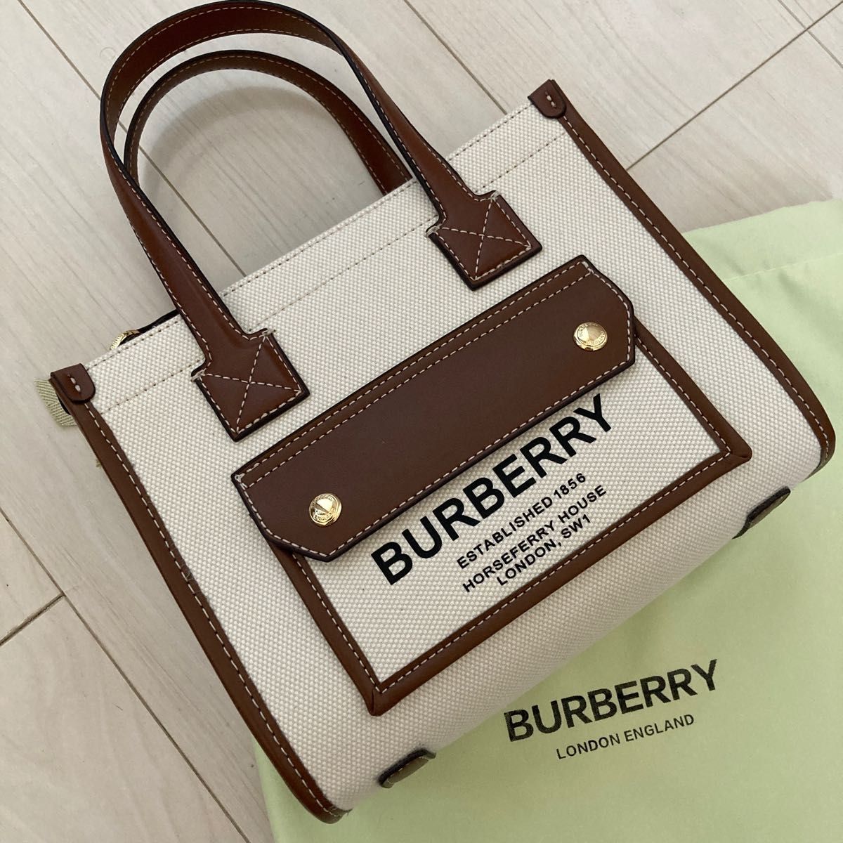 買い半額 BURBERRY-ツートン キャンバス&レザー スモール