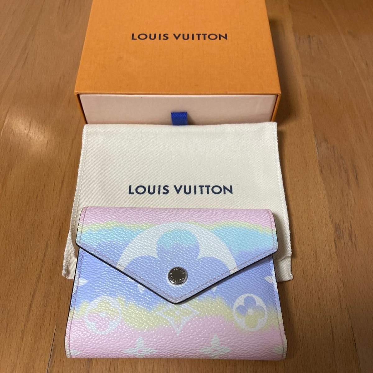 Louis Vuitton LV Escale Zoe Wallet - M69341