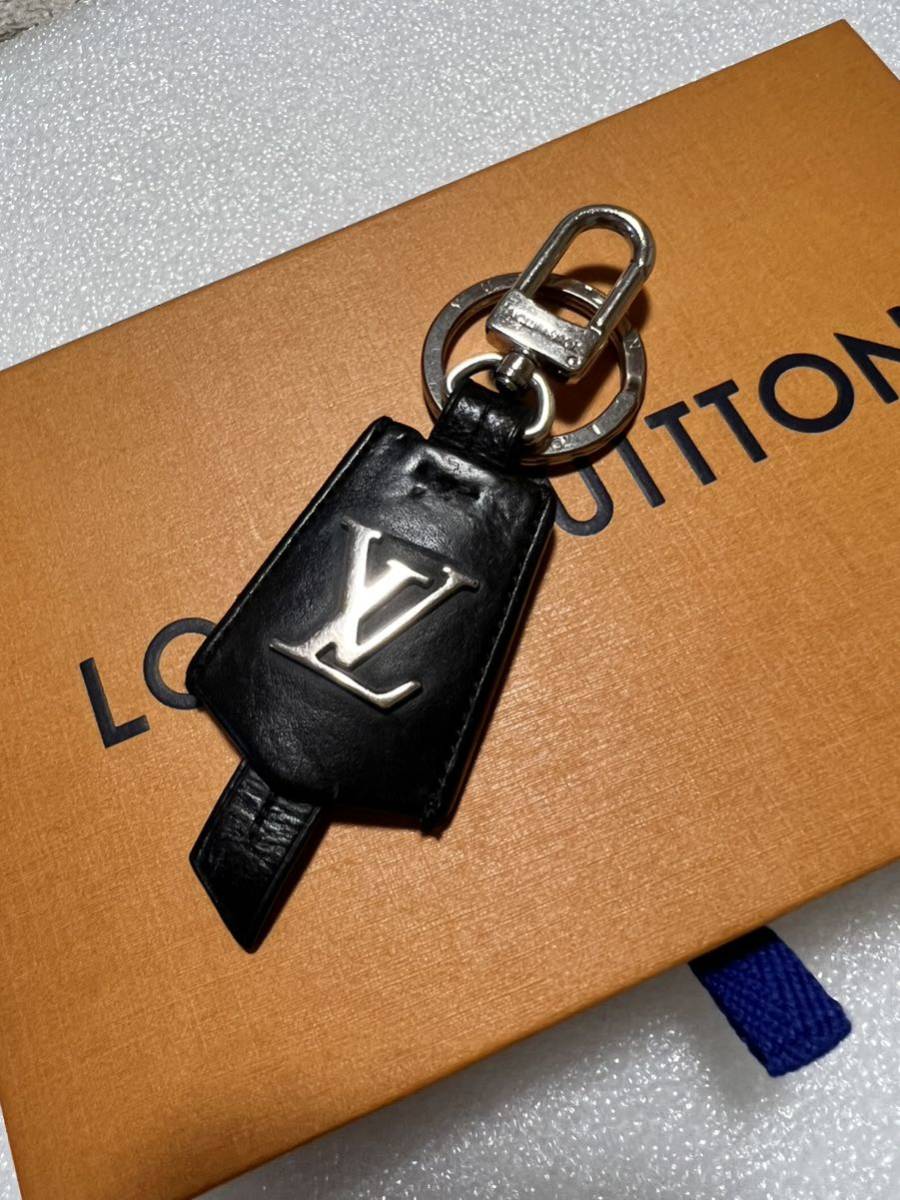 人気 LOUIS VUITTON ヴィトン クロッシュ クレ キーリング 鑑定済 ④