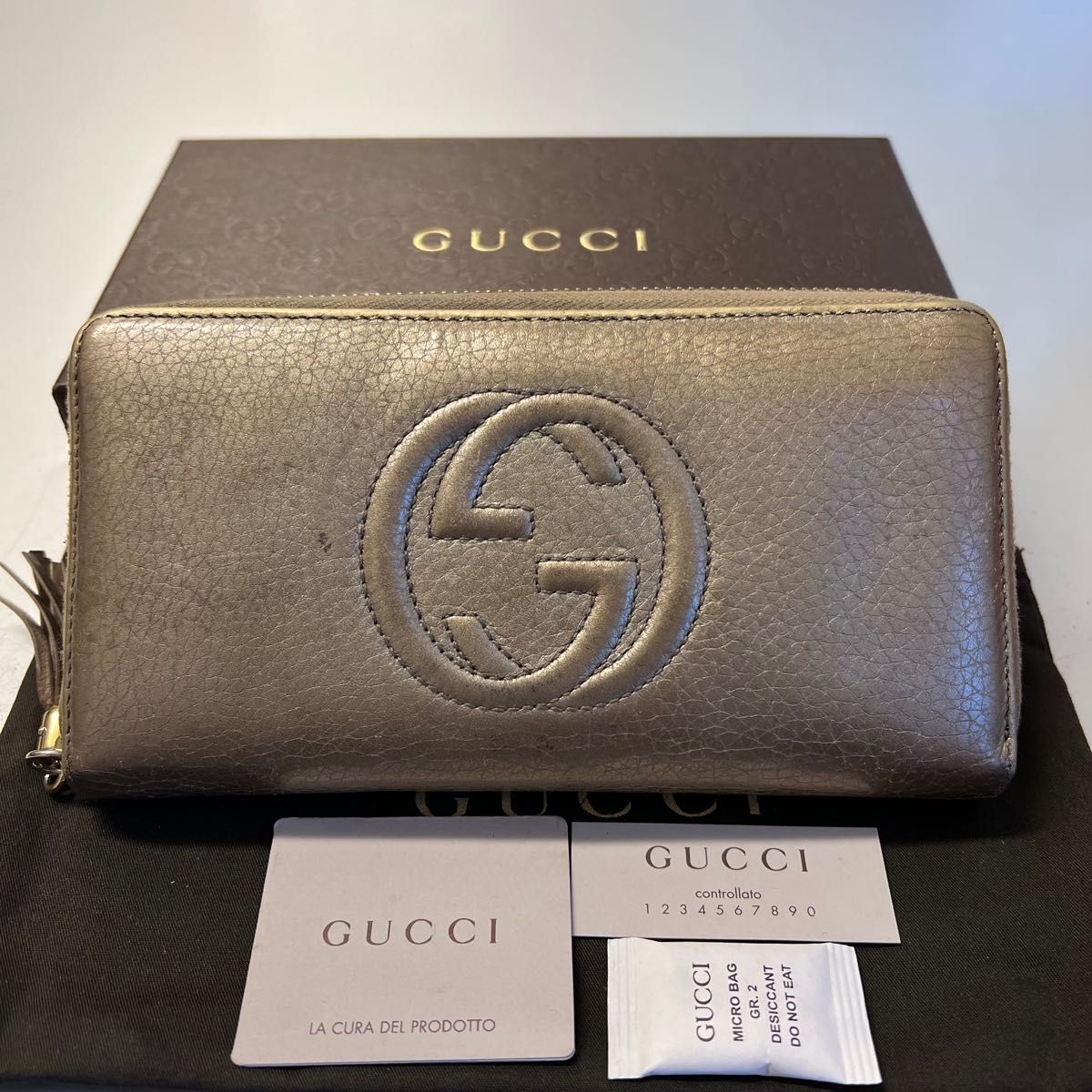 未使用に近い！ グッチ GUCCI 財布 長財布 ソーホー ラウンド