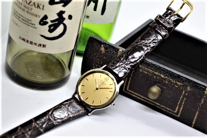 【SEIKO】CREDOR 18KT+ST.STEEL BEZEL 8J81-6B00 MADE IN JAPAN 中古品時計 電池交換済み 未使用ワニ革ベルト装着_ボトル・本箱は撮影備品です