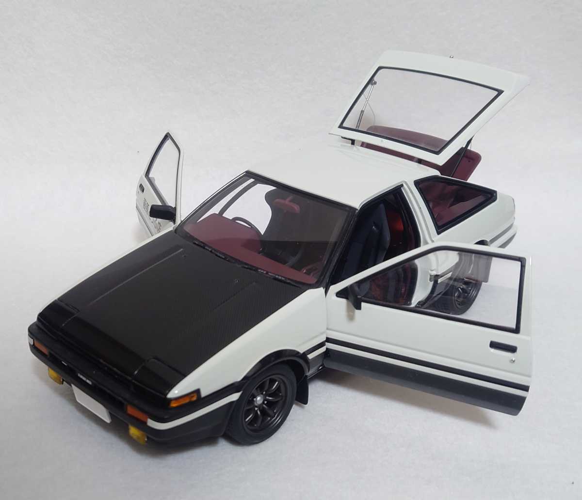 1/18 AUTOart オートアート 頭文字D スプリンタートレノ AE86 INITIAL