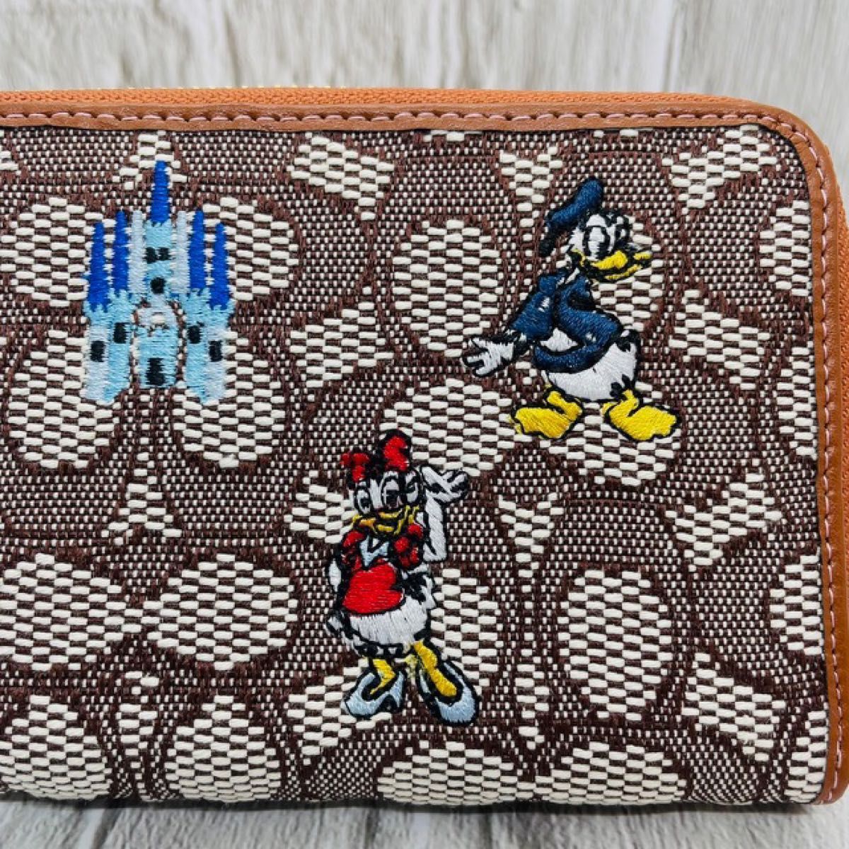 新品/箱付き COACH  Disney コーチ ディズニー コラボ 長財布 刺繍ミッキー C8578