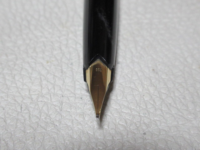 ■美品 希少 1970年代！モンブラン（MONTBLANC） No.121 ペン先：750（18K） F（細字） 黒 全長135ｍｍ