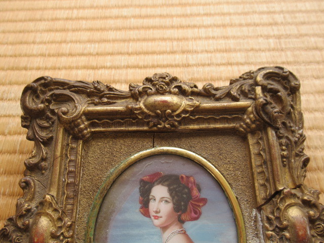 ■希少 美品 1800年頃木製フレーム額装！バロック芸術エナメル細密画 ドレス着た貴婦人肖像画 縦19ｃｍ、横17ｃｍ、厚さ1.8ｃｍ_画像3