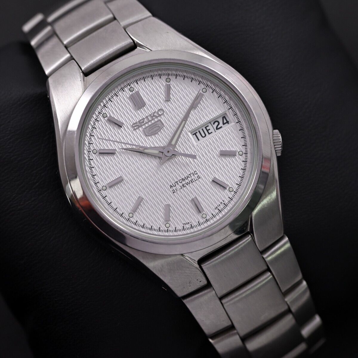 SEIKO】セイコー 5 Automatic 7S26-02F0 Day/Date Silver dial wristwatch 海外仕様 動作品  $NAN-318-10-564 