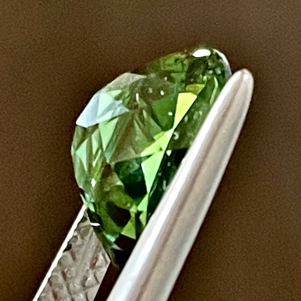 天然　トルマリン　ルース　1.885ct　オーバルカット　裸石　宝石　新品未使用　綺麗_画像7