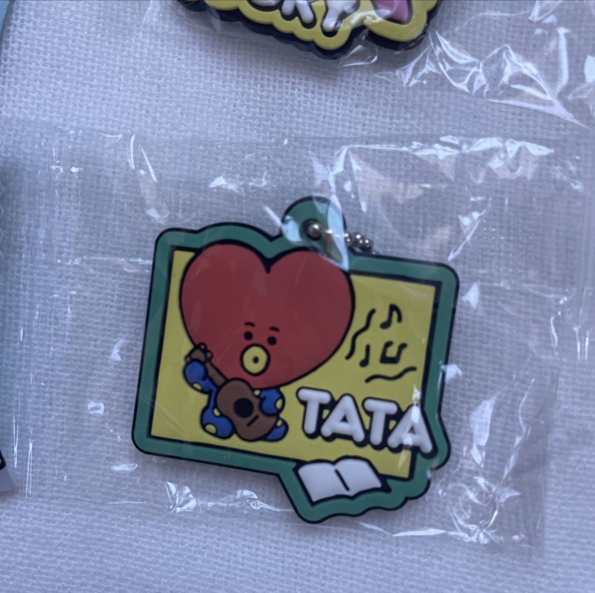 BT21 BTS くら寿司コラボ キーホルダー　限定 ビッくらポン TATA COOKY 非売品　未開封_画像3