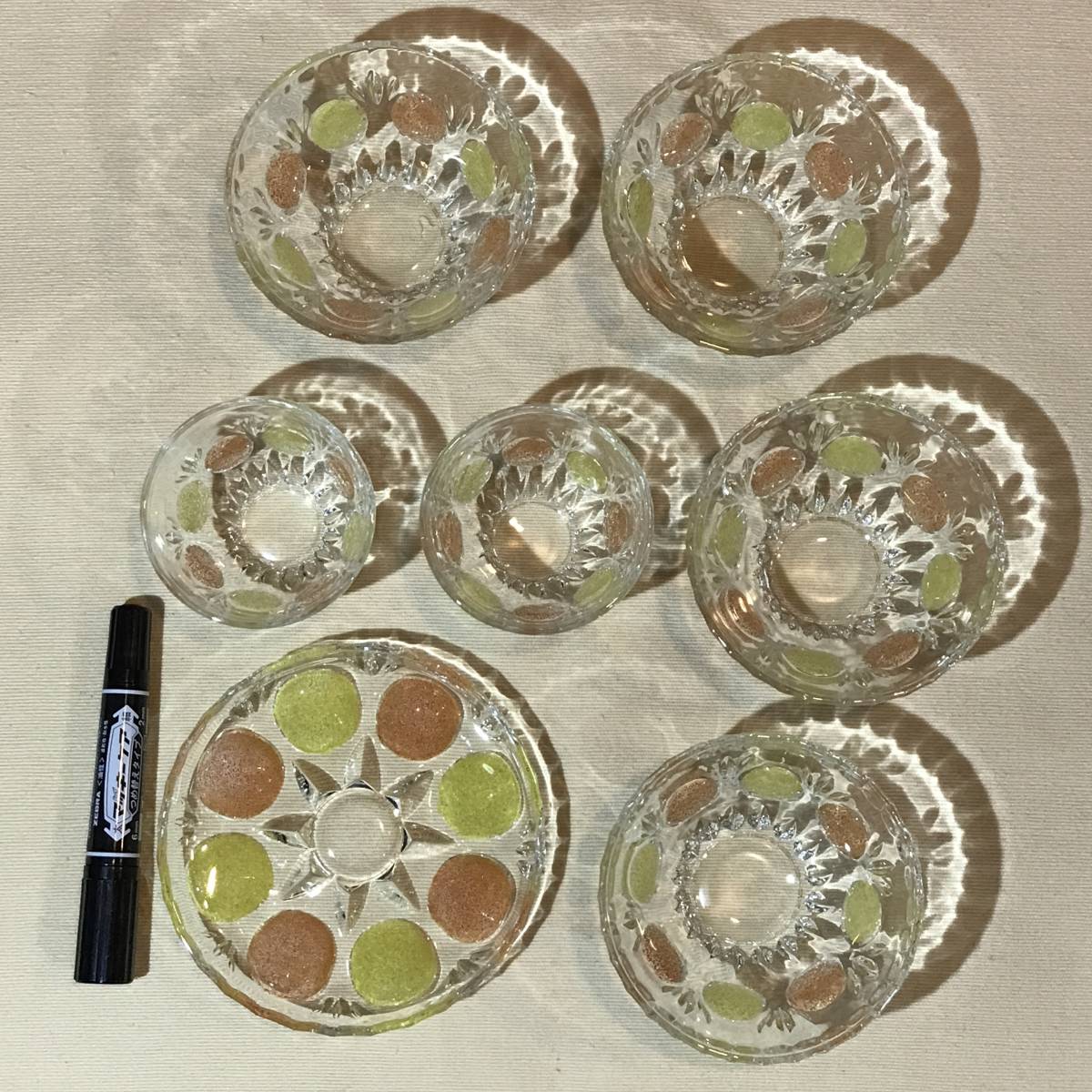 A4975 Showa Retro * super pretty glass plate (1 sheets ) glass cup (2 piece ) glass bowl (4 piece ) yellow color . orange. polka dot attrition scratch small dirt etc. equipped 