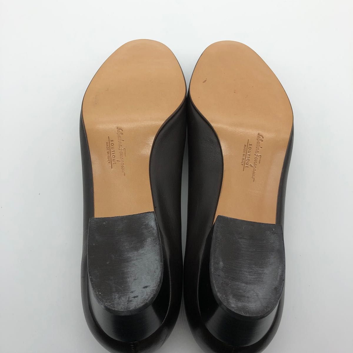 新品未使用の箱付きフェラガモのパンプスです。 | www.mclegal.info