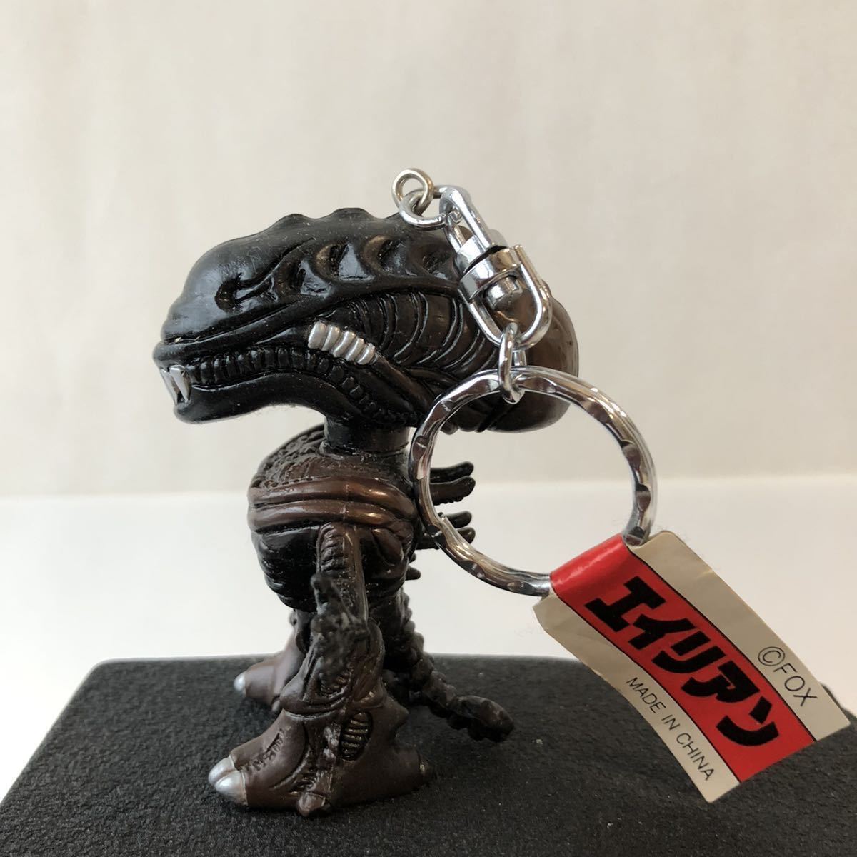 * postage 220 jpy ~ FOX movie Alien key holder / retro SF character 