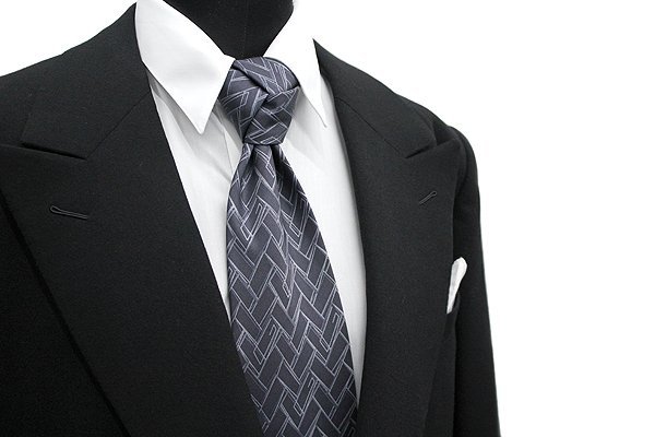 GUCCI/グッチ ネクタイ ネイビーブルー系 シルク100％ イタリア製 スーツ ビジネス 総柄 全長：150 最小幅：4 剣先：9(cm) 服飾小物