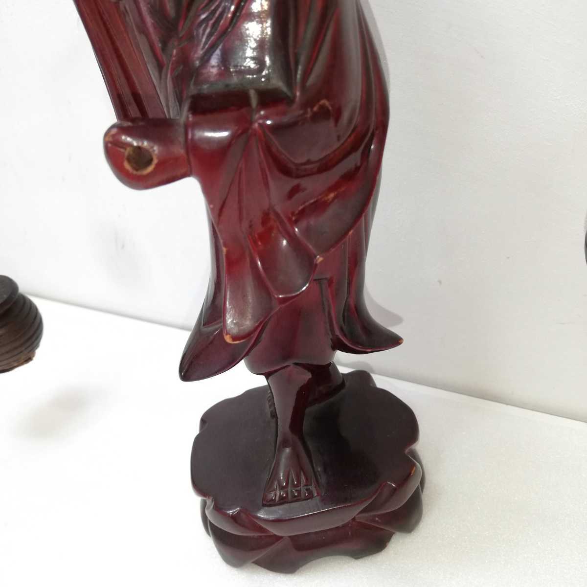 韓国民芸 彫刻「天秤棒を担ぐ老人像」 高さ約21ｃｍ 水瓶 韓国美術 木工芸品 笠取り外し可_画像3