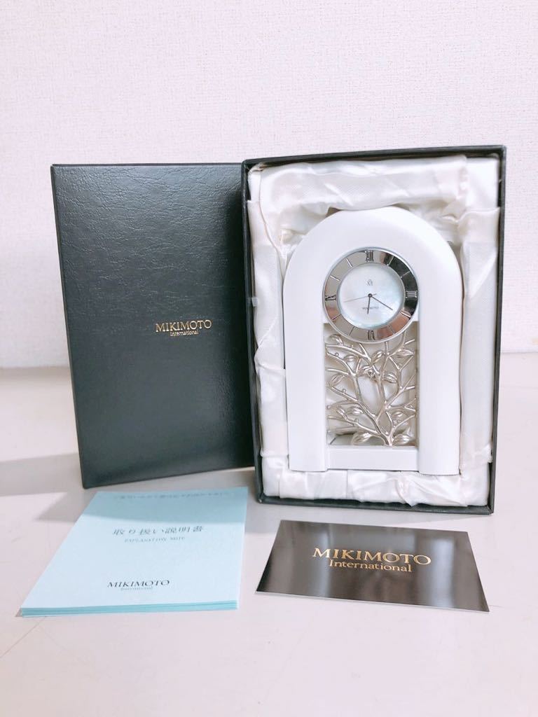 新しい到着 MIKIMOTO ホワイトシェル文字盤 パール 真珠6珠 腕時計