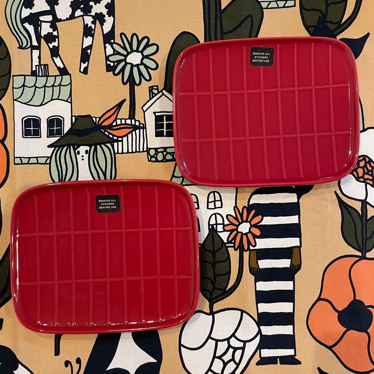 marimekko マリメッコ　完売カラーTiiliskivi スクエアプレート新品送料込