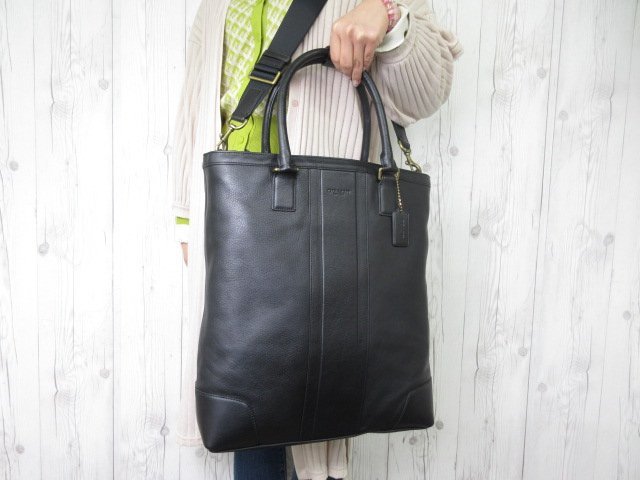 82%OFF!】 美品 COACH コーチ トートバッグ レザー 肩掛け可 A4収納可
