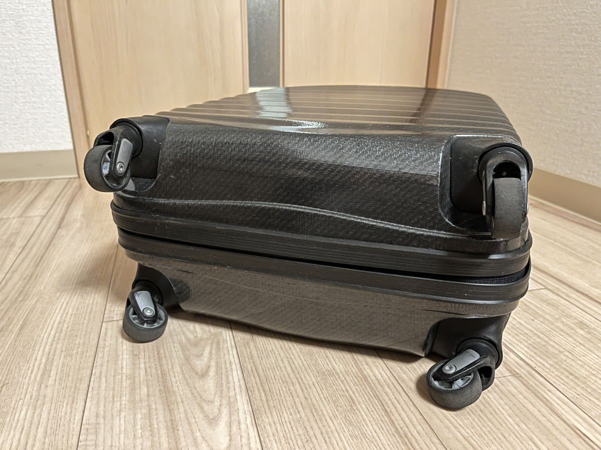 正規品 新品、未使用 送料無料 美品 軽量頑丈 サムソナイト コスモ