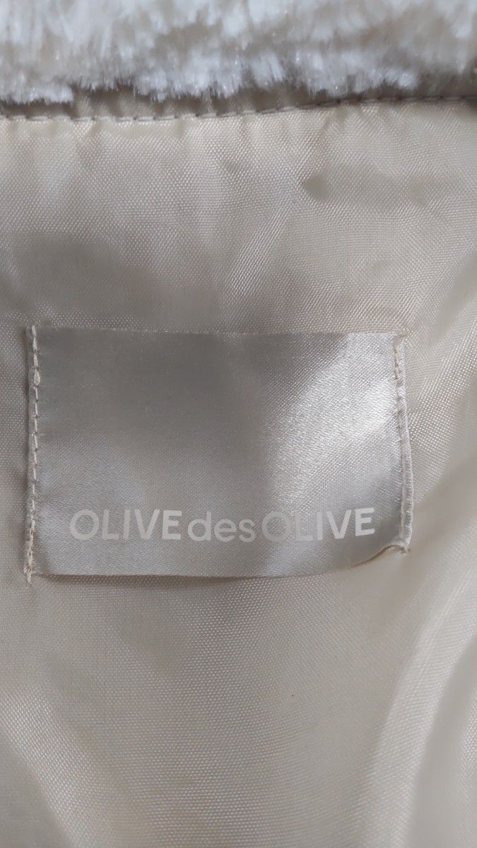 最終値下げ OLIVE des OLIVE フェイクファージャケット モコモコパーカー F アウター ポケット有 ホワイトフワフワ