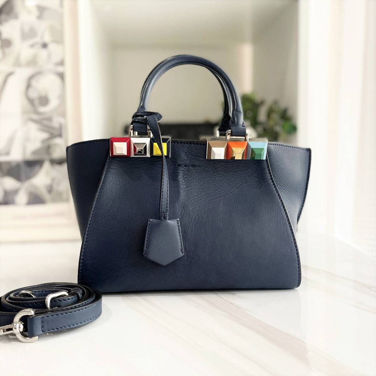 美品・鑑定済】FENDI フェンディ トロワジュール 2way ハンドバッグ.-