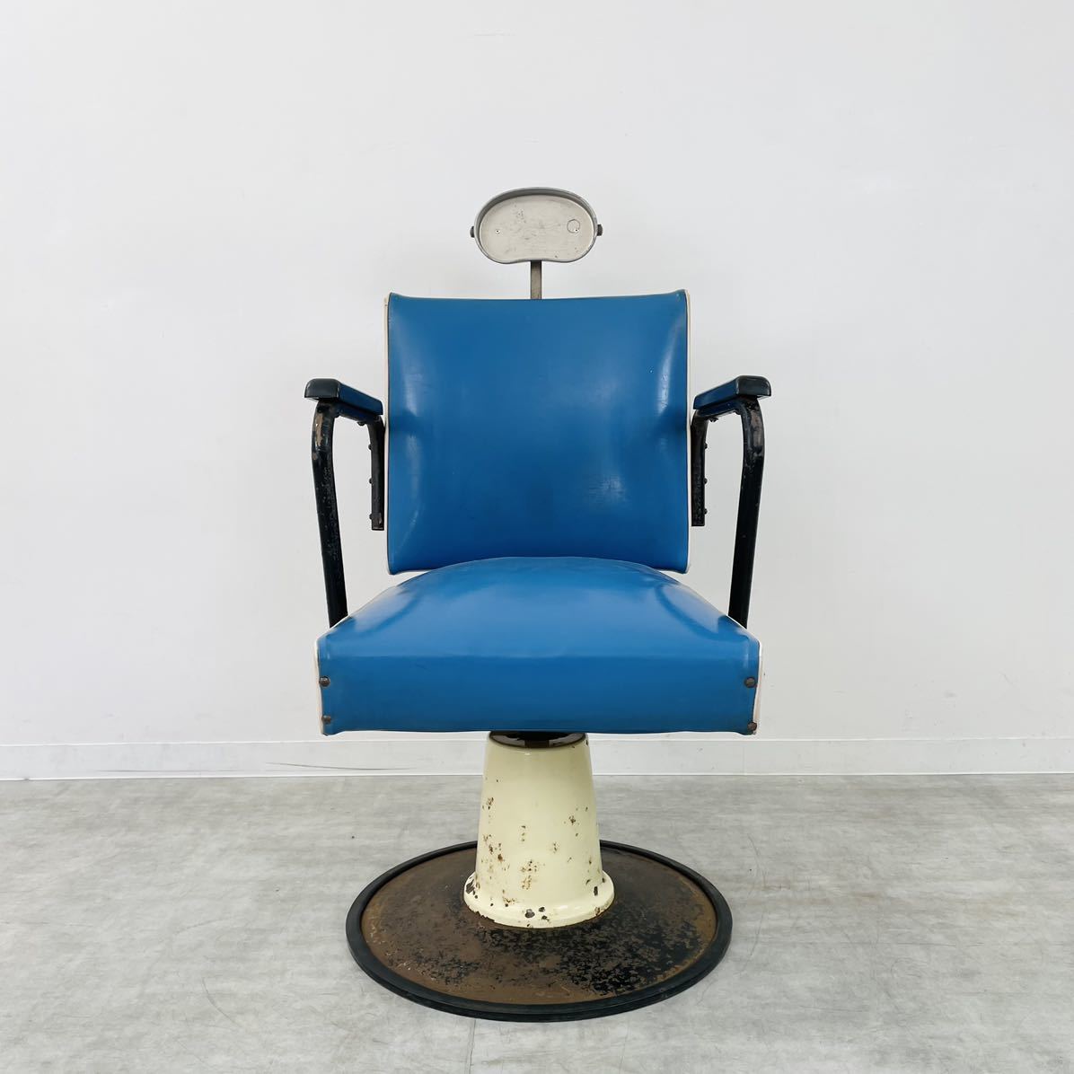 青のチェア インテリア ディスプレイ コレクション アーティスト作製 ヴィンテージ アンティーク アームチェア シングルソファ イス 椅子