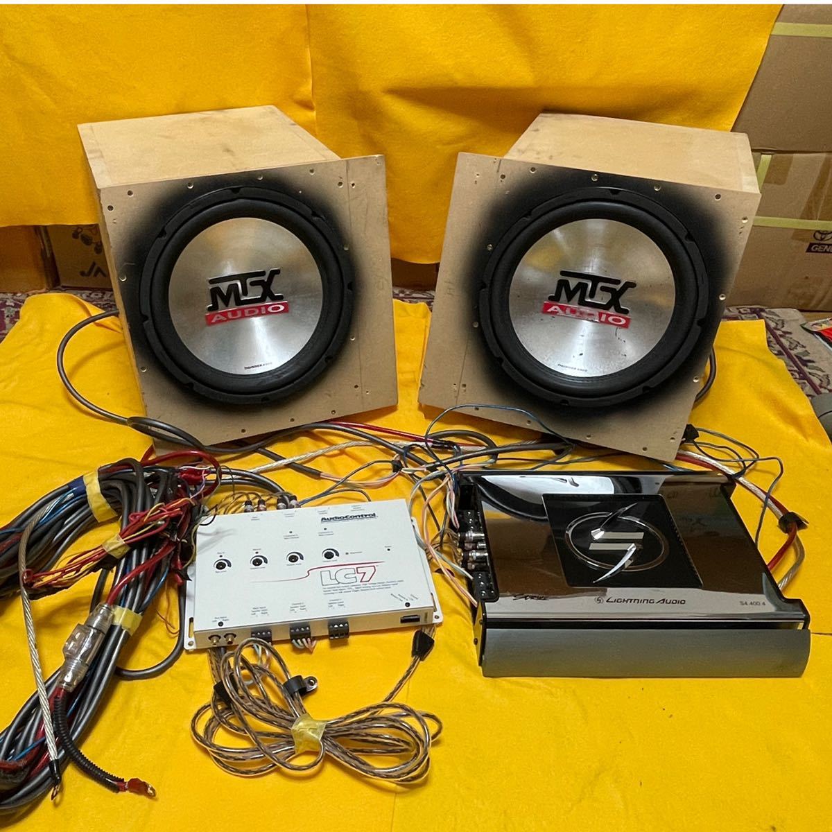 ≪超目玉☆12月≫ Lightning カーオーディオ LIGHTNING AUDIO 4ch