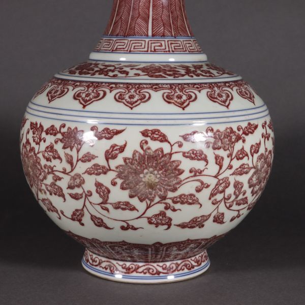 中国陶瓷◆「 清◆ 乾隆年製 釉裡紅花卉紋賞瓶◆ 箱付 」 高さ約：38CM 幅さ約：25CM_画像4