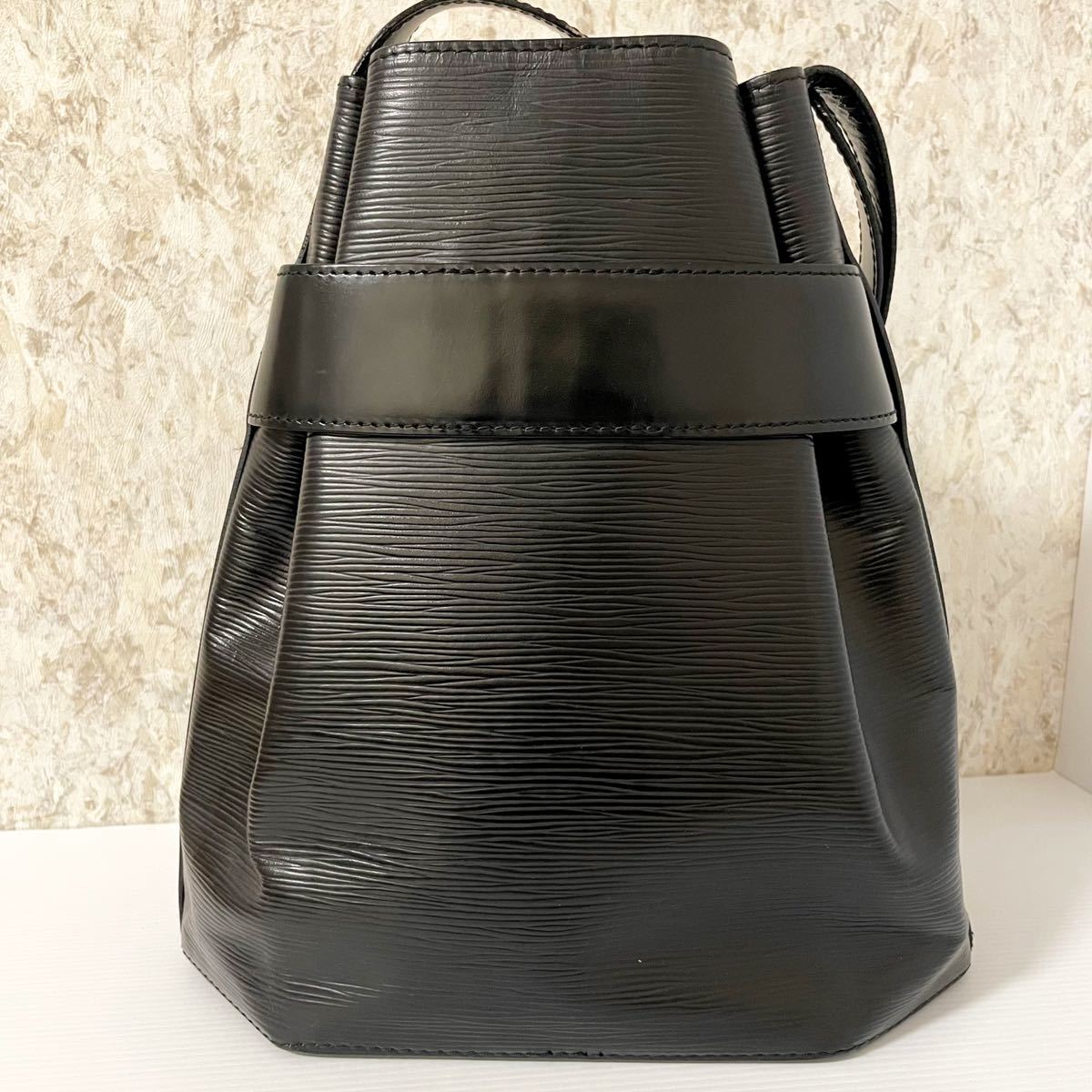 極美品 ルイヴィトン エピ サックデポール ショルダーバッグ レザー