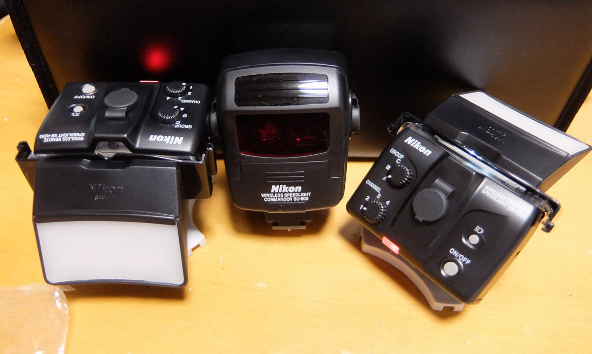 Nikon ニコンクローズアップスピードライトコマンダーキット R1C1(SU-800+SB-R200x2+他付属品) ニコン ニコンクローズアップスピードライトコマンダーキット R1C1 Nikon R1C1 返品種別A