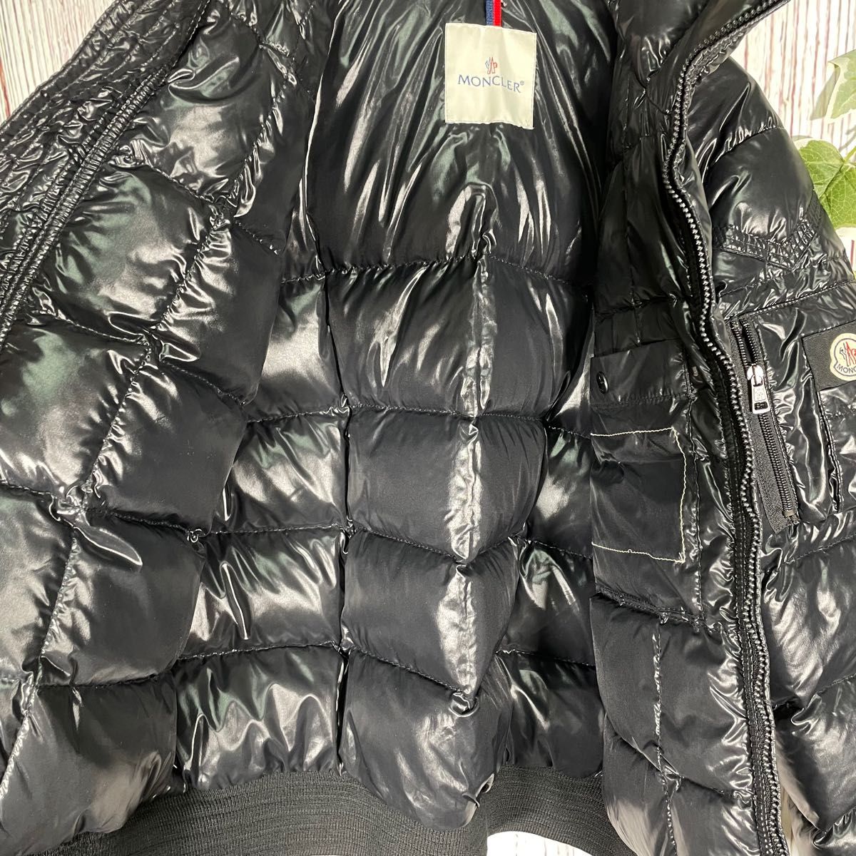 【美品】MONCLER モンクレール　ダウンジャケット　黒　ロゴ