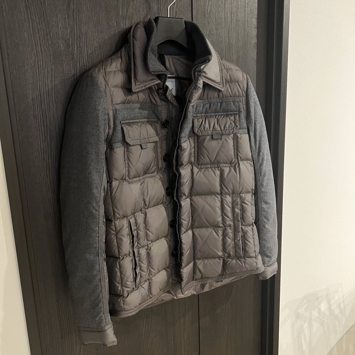 ★美品【完売モデル】MONCLER モンクレール ダウンジャケット BLAIS ブレイス サイズ１ グレー ブルゾン 国内正規品_画像2