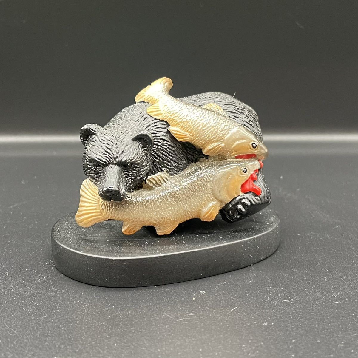 北海道限定品】新品未使用 鮭熊 トモタケ 動物クッション 月の輪ぐま