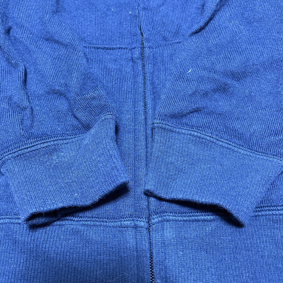 ミキハウス　くま　刺繍　ジップアップ　パーカー　フード付き　アウター　紺色 子供服