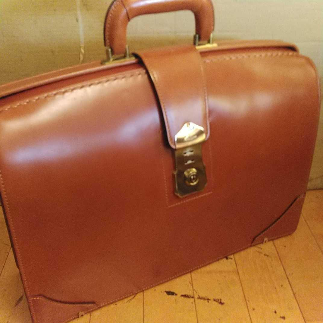 国産品 ほぼ未使用 Aquascutum レザーダレスバッグ ブリーフケース
