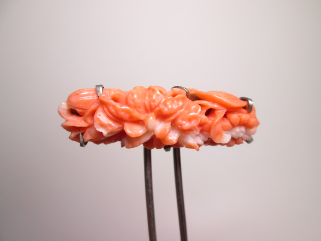 超目玉】 ☆アンティーク・本珊瑚 百合に菊花彫刻のかんざし 6g