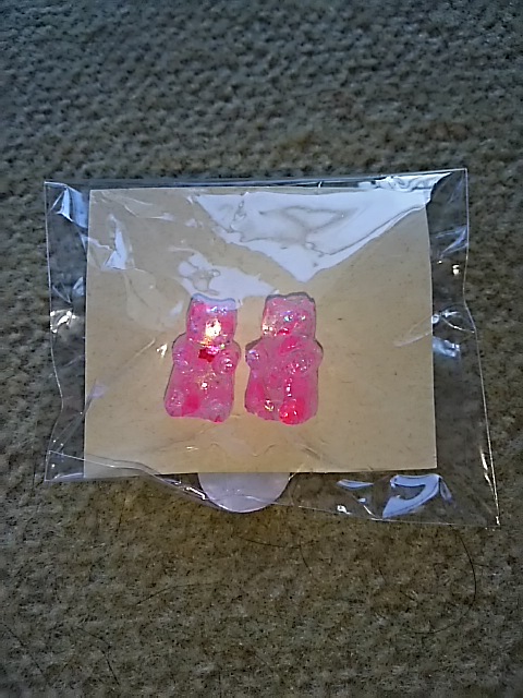 【新品未使用】クマ型　人形風　透明　ピンク　シェル　ホログラム　ハンドメイド　手作り　アクセサリー　ピアス_画像1