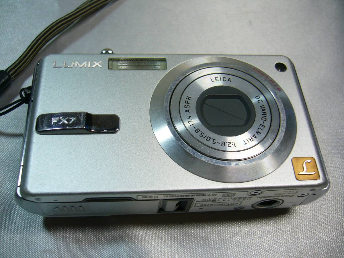 パナソニック製デジタルカメラ/ DMC-FX7(シルバー)_画像4