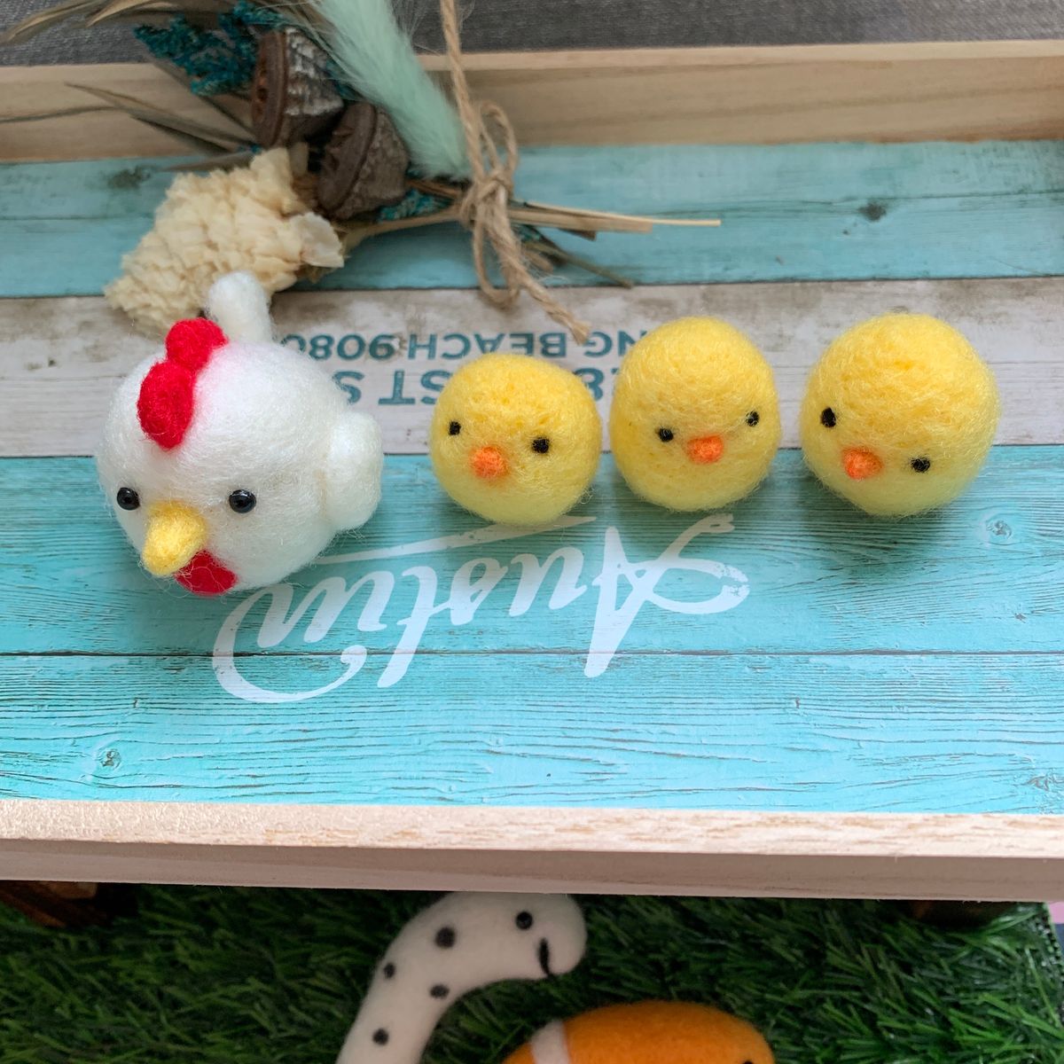 ニワトリとひよこの親子セット 羊毛フェルト ハンドメイド 鳥 ニワトリとひよこの親子セット 羊毛フェルト ハンドメイド 鳥