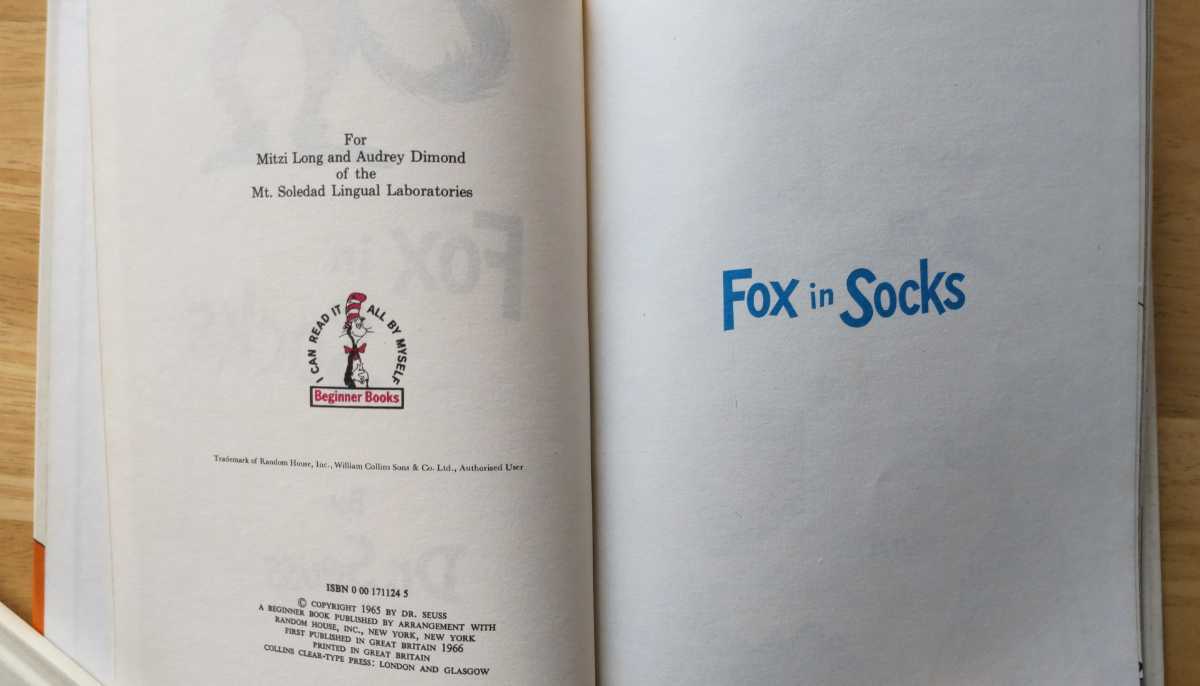[ free shipping ]Dr.seuss|Fox in Socks foreign book hard cover 