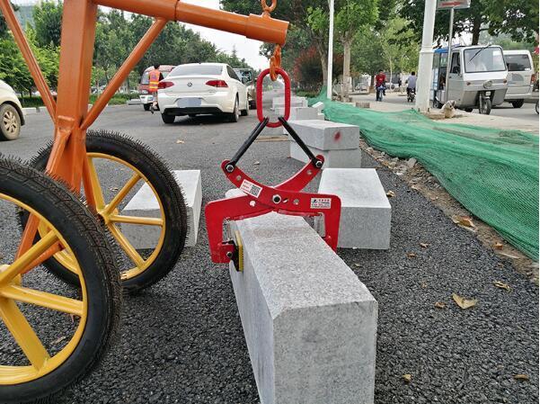 品質保証クランプ スーパーツール 縦吊り 荷吊り用 吊り具 建設機械 運搬 吊上げ 厚鋼板 はさみ板 滑り止め 荷重:325kg 4