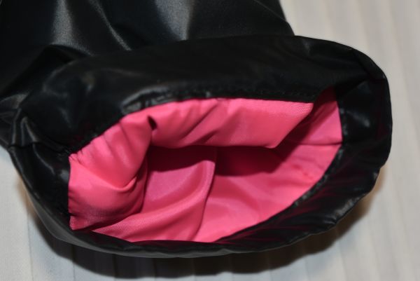 ★adidas★アディダス★ 中綿入りの軽くて暖かいフロントジップコート・ フード付きベンチコート黒にピンクの3本ライン　M_画像5