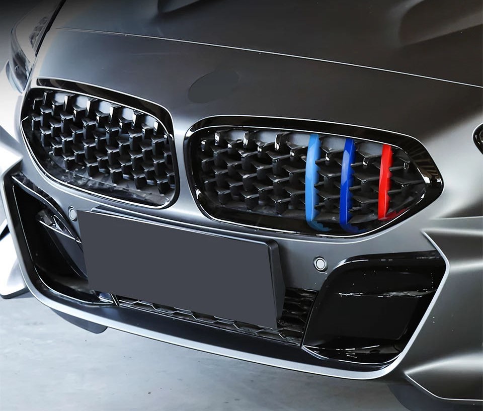 スポーティ全開♪ BMW Mカラー グリル フィン カバー ストライプ モール G29 Z4 sDrive20i sDrive20iスポーツ sDrive20iMスポーツ M40i_画像1