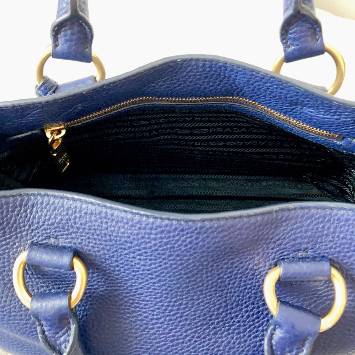 新品 PRADA ネイビー レザーハンドバッグ 2way トートバッグ 新品 PRADA ネイビー レザーハンドバッグ 2way トートバッグ