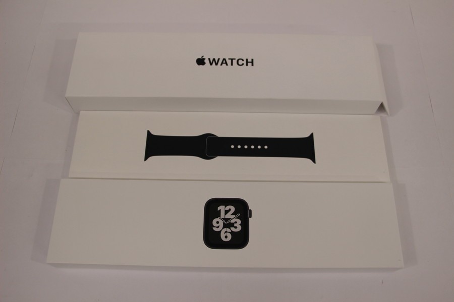110 e3464 美品 Apple Watch SE 44mm MKT33J/A A2356 スペースグレイ ミッドナイト GPS+Cellularモデル バッテリー容量100％